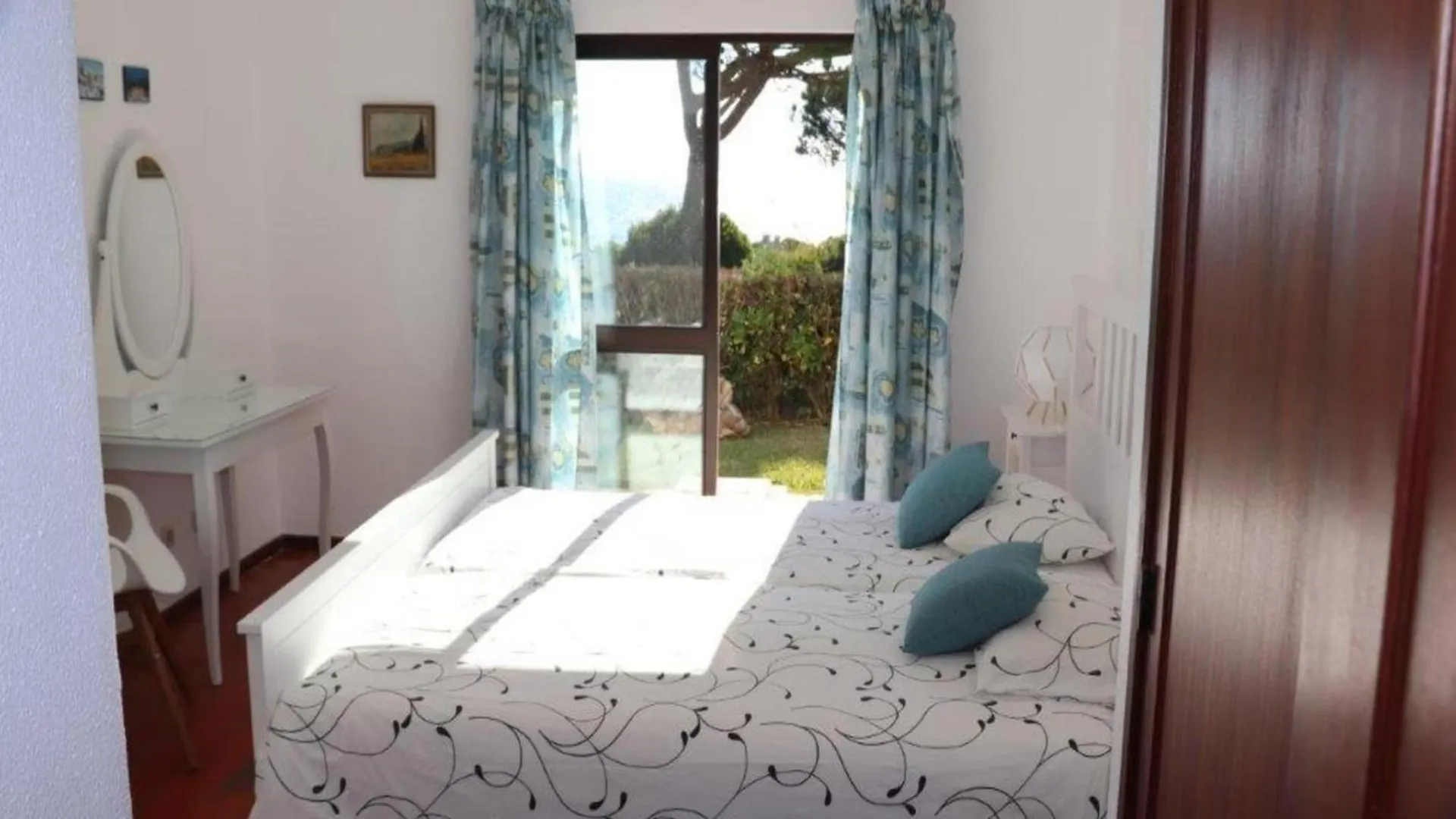 Terraced House In Armacao De Pera, Algarve Villa Holiday home