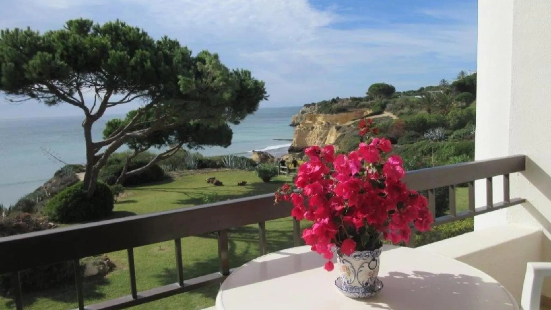 Holiday home Terraced House In Armacao De Pera, Algarve Villa